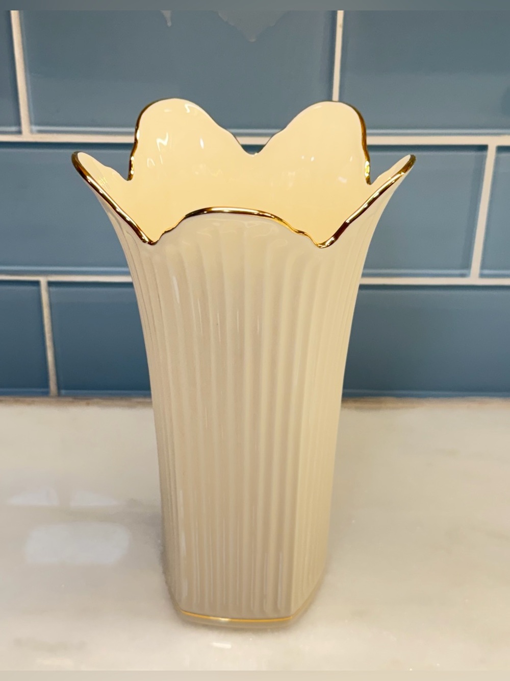 Lenox Ivory Porcelain Vase Gold Trim Scalloped Petal Rim Fluted Flower 8" Decor